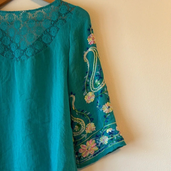 Fig and Flower Embroidered Sleeve Turquoise Flowy Rayon VNeck Lightweight Sz PS - Picture 8 of 15